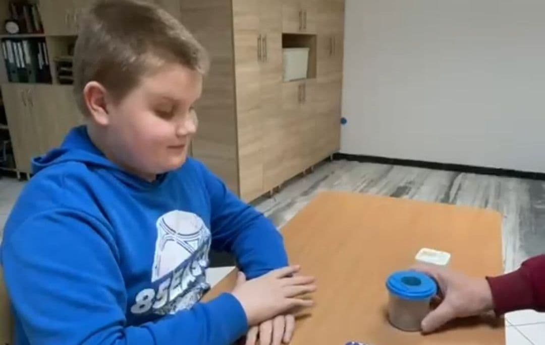 Matei merită șansa la terapii care să îl ajute să evolueze