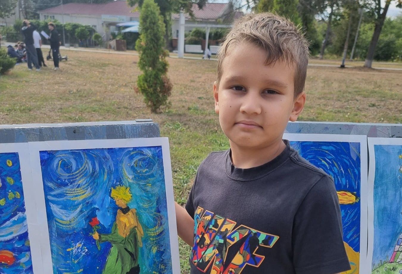 Alexandru are nevoie de rucsac dotat cu rechizite