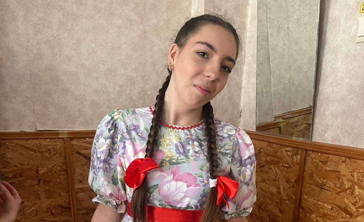 Alexandra dorește să continue să învețe engleza